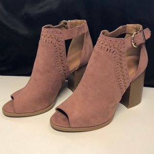 Pink Charlotte Russe heels - size 9